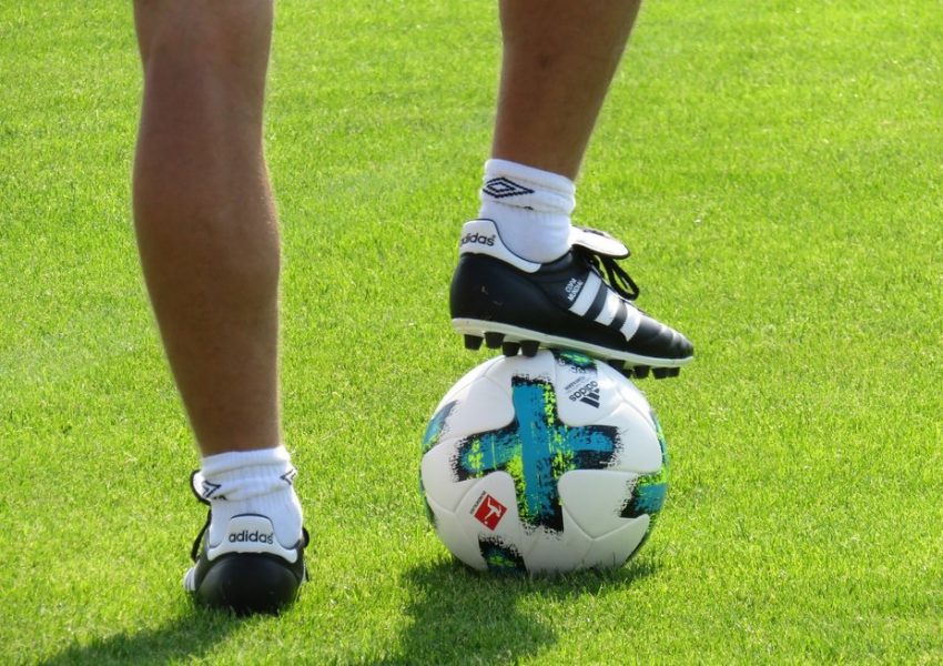 Odpowiednie buty do piłki nożnej